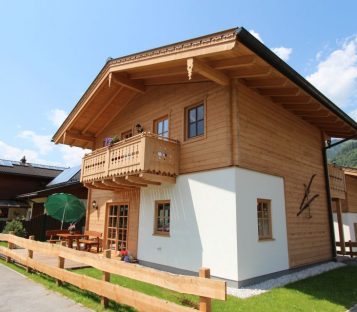 Aussenansicht mit Balkon